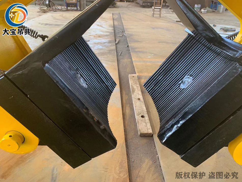 方坯圆盘翻转吊具